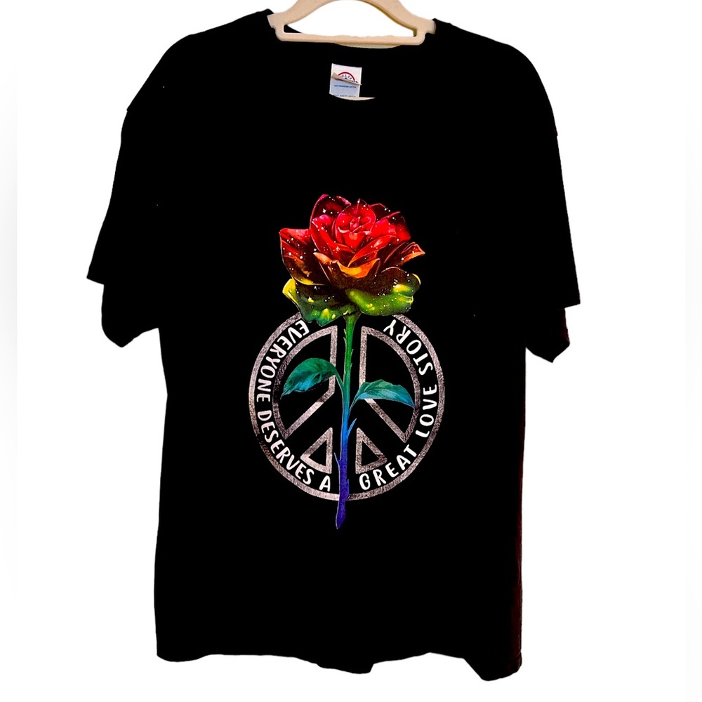 Everyone Deserves A Great Love Story T-Shirt 🔥 Mens Large
